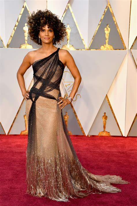 halle berry versace 2016 oscar|halle berry oscar dress 2017.